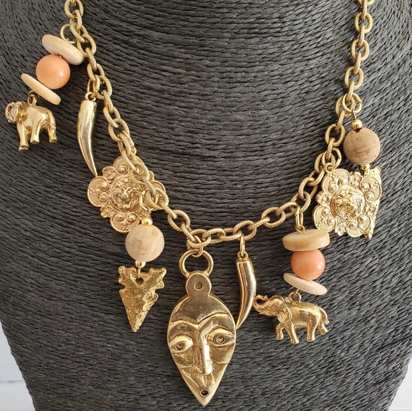 Jewelry - Vintage Whimsical Charm Necklace